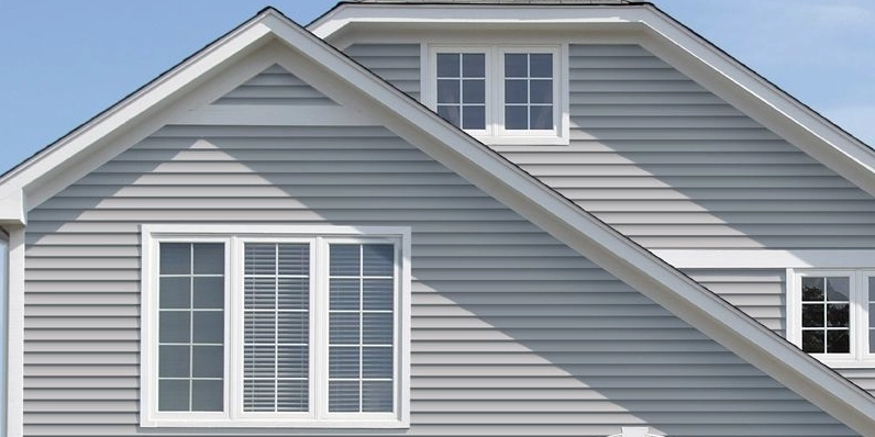 Обшивка дома сайдингом